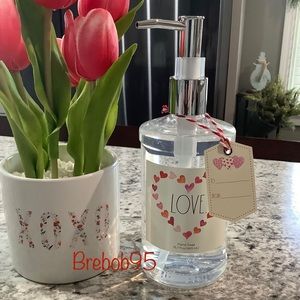 Rae Dunn LOVE Heart Wreath Hand Soap